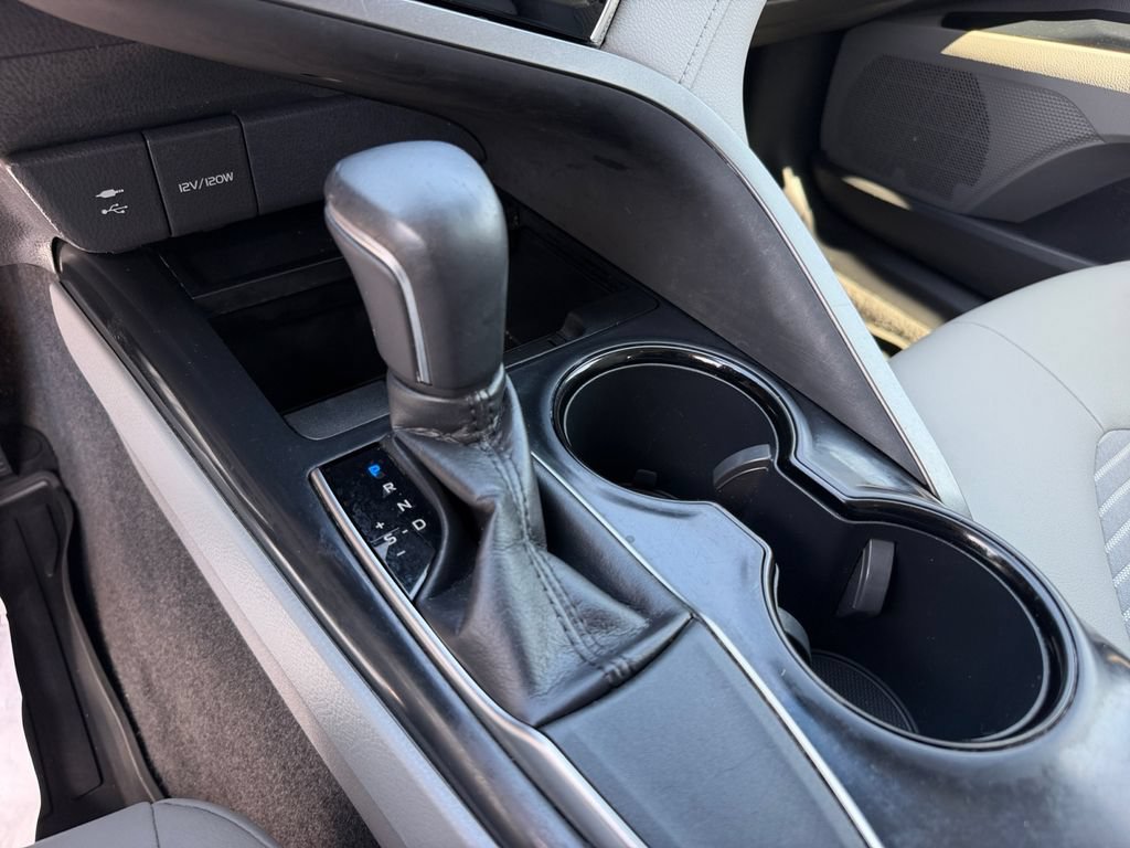 Used 2018 Toyota Camry SE FWD image 25
