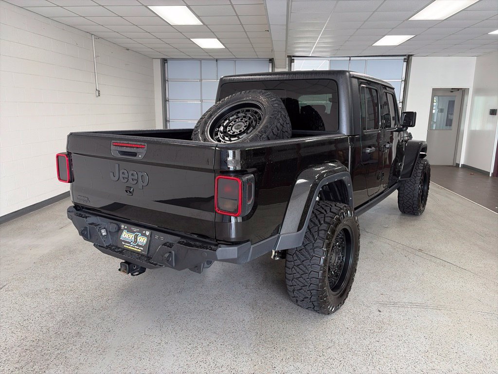 Certified 2023 Jeep Gladiator Sport AWD/4WD image 9