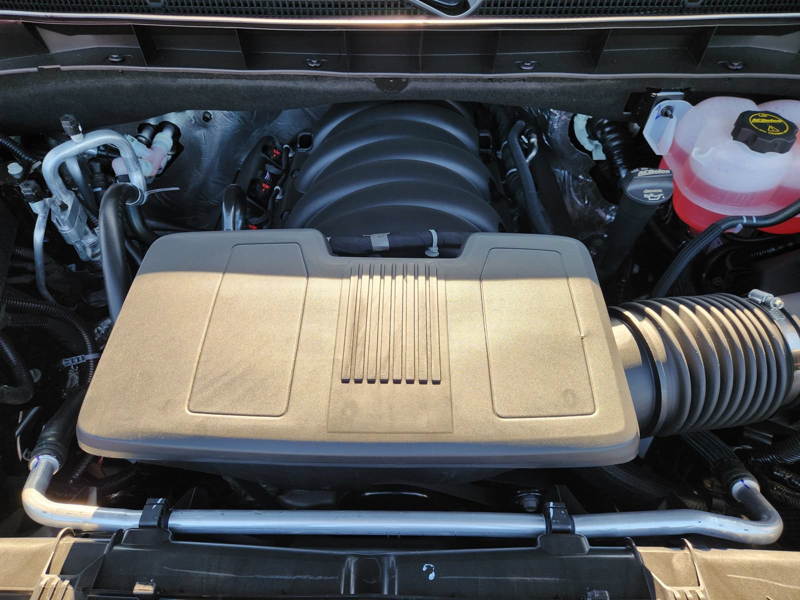 New 2026 GMC Yukon AT4 Ultimate w/ LPO, Floor Liner Package AWD/4WD image 38