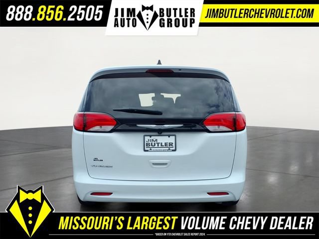 Used 2023 Chrysler Voyager LX FWD image 25