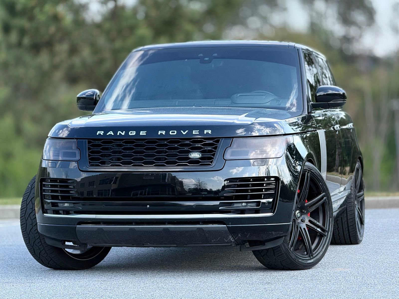 Used 2018 Land Rover Range Rover Supercharged image 2