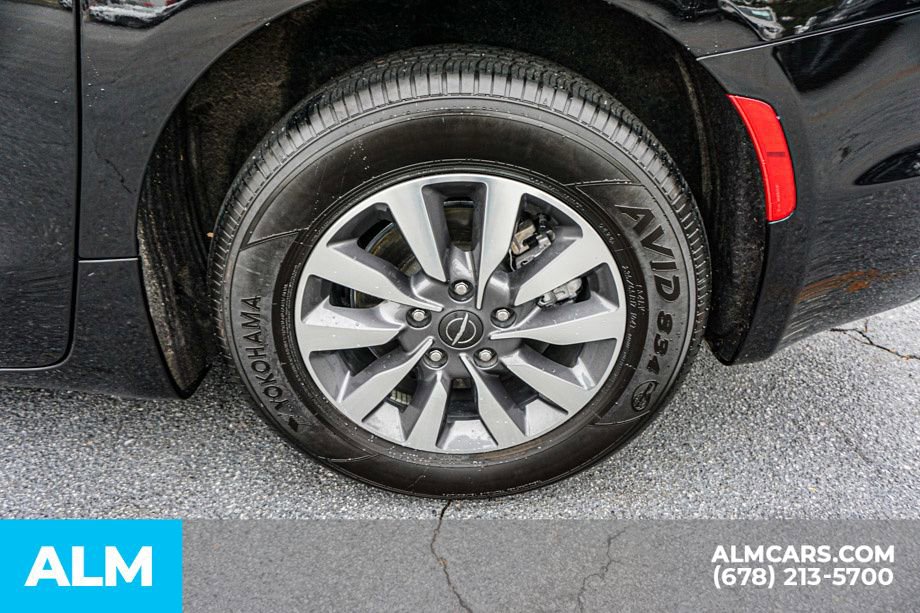 Used 2024 Chrysler Pacifica Select image 18