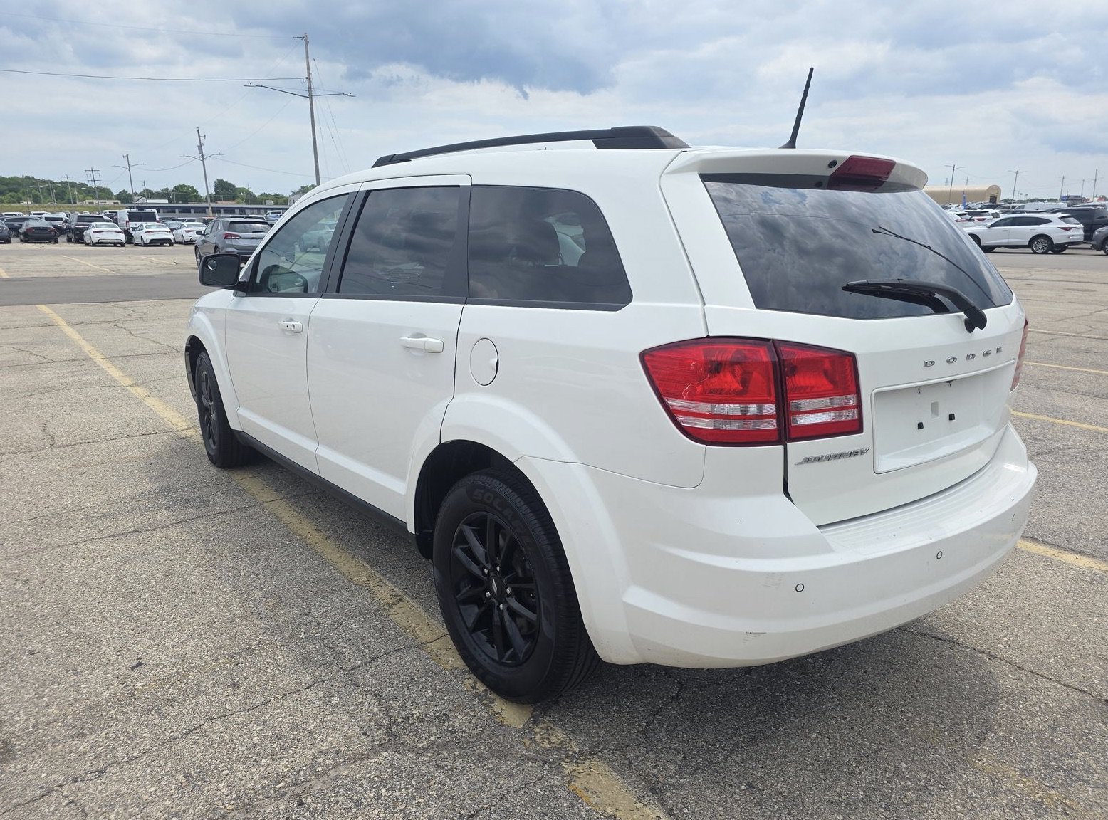 Used 2020 Dodge Journey SE w/ Blacktop Package FWD image 5