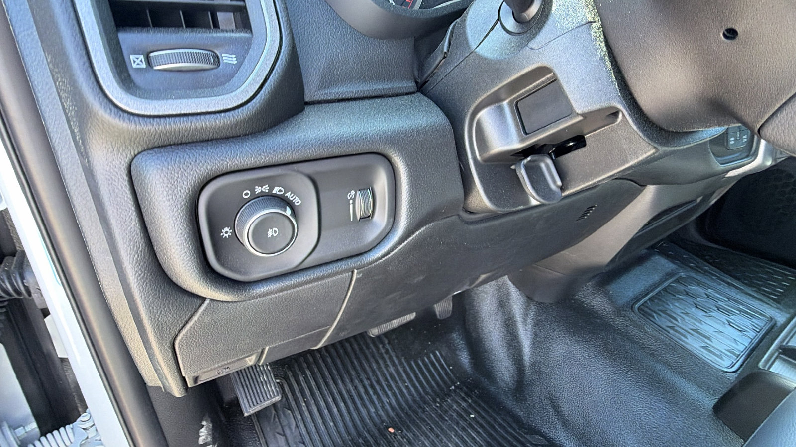 New 2026 RAM 4500 Tradesman w/ Chrome Appearance Group AWD/4WD image 21