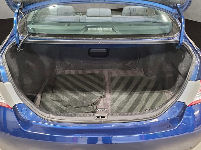 Used 2010 Toyota Camry SE FWD image 7