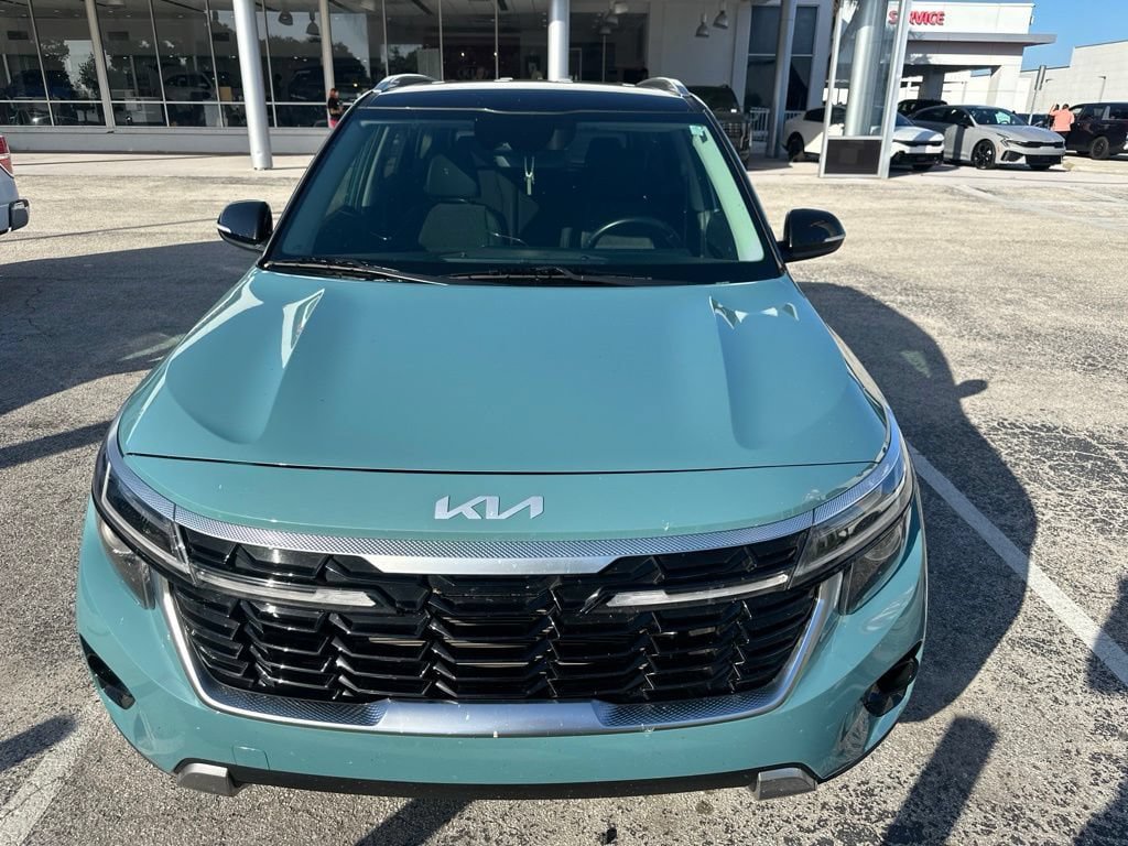 Used 2024 Kia Seltos S AWD/4WD image 2