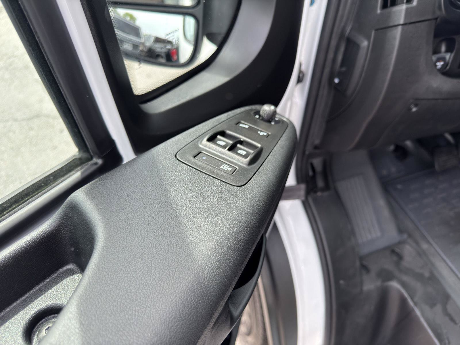 Used 2026 RAM ProMaster 2500 w/ Convenience Group FWD image 25