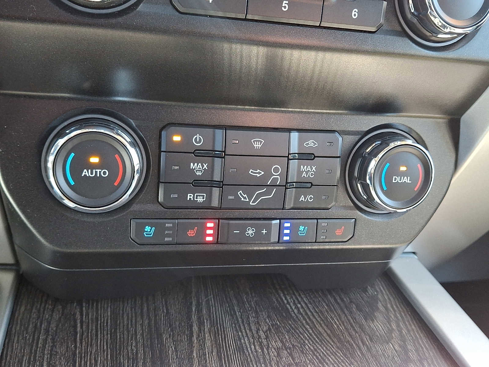 Used 2020 Ford F250 Lariat w/ Lariat Ultimate Package image 18