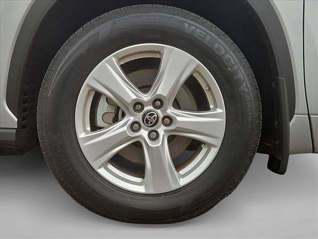 Used 2021 Toyota Highlander LE AWD/4WD image 30