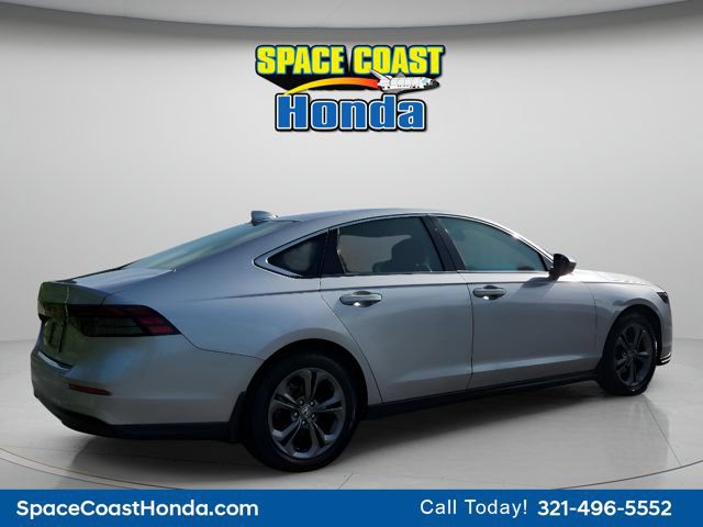 Used 2023 Honda Accord EX image 10