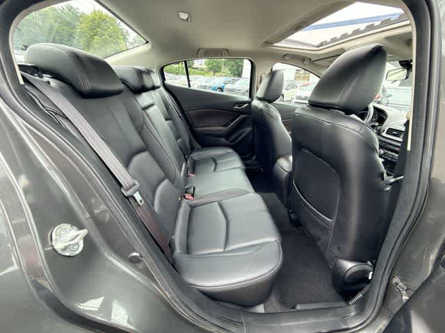 Used 2017 MAZDA MAZDA3 Touring w/ Popular Equipment Package FWD image 22