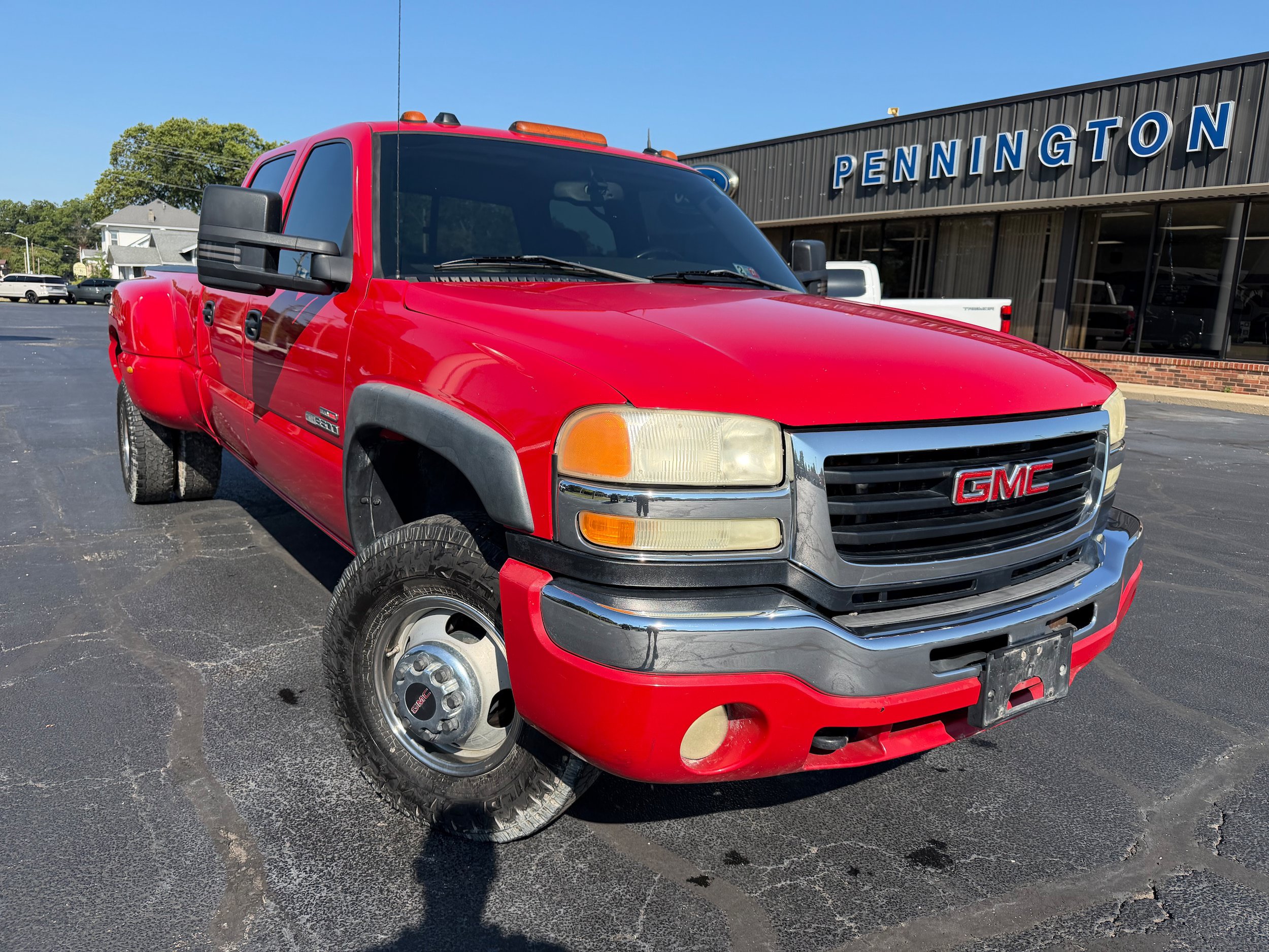 Used 2005 GMC Sierra 3500 SLE w/ Heavy-Duty Power Package AWD/4WD image 1
