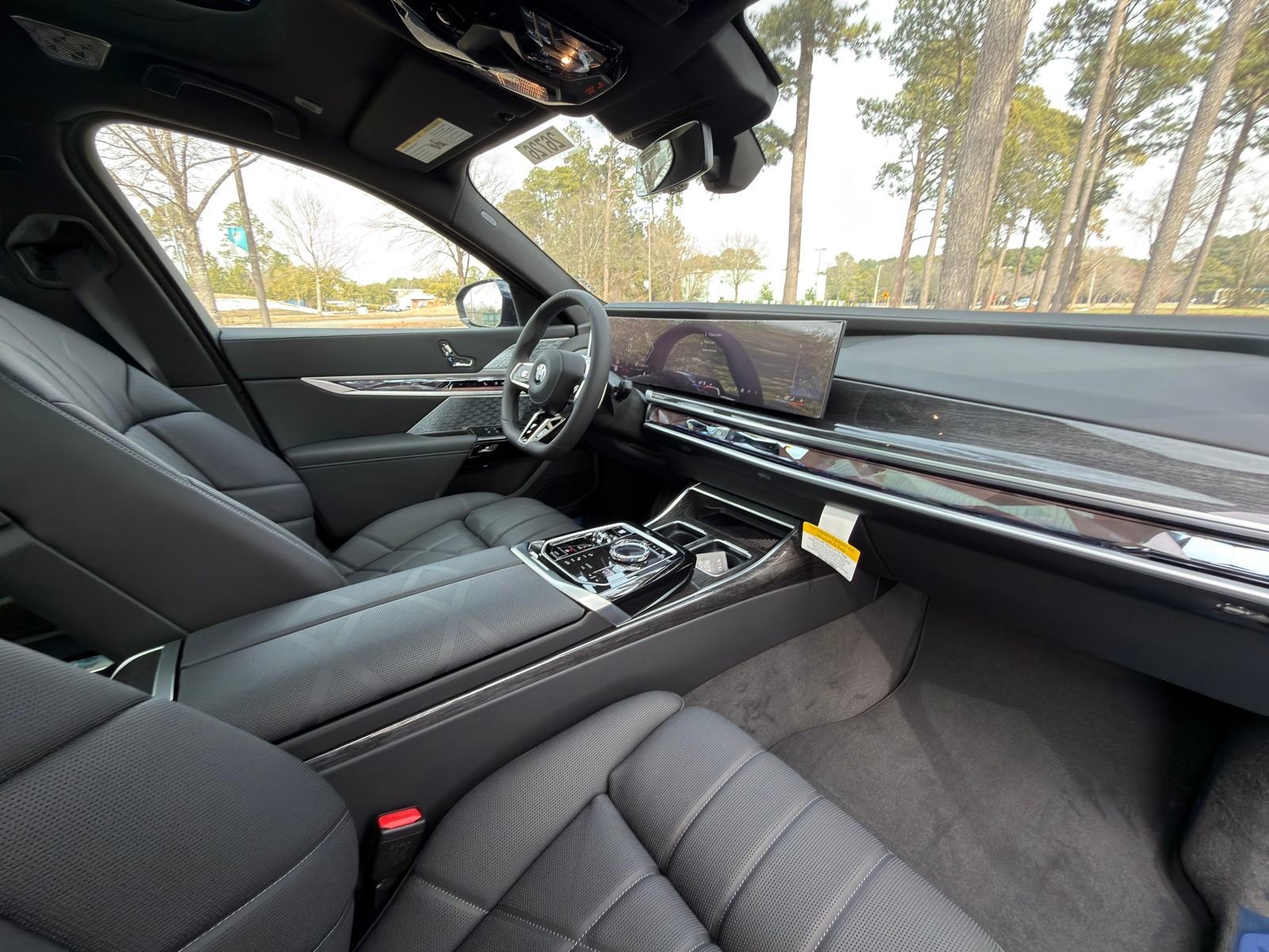 New 2026 BMW 760i xDrive w/ Executive Package image 18