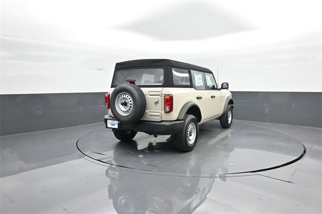 New 2025 Ford Bronco 4-Door image 7