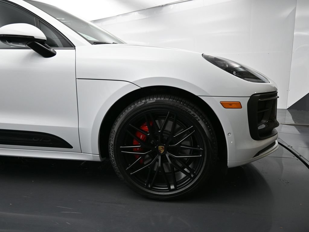 Certified 2025 Porsche Macan GTS AWD/4WD image 21