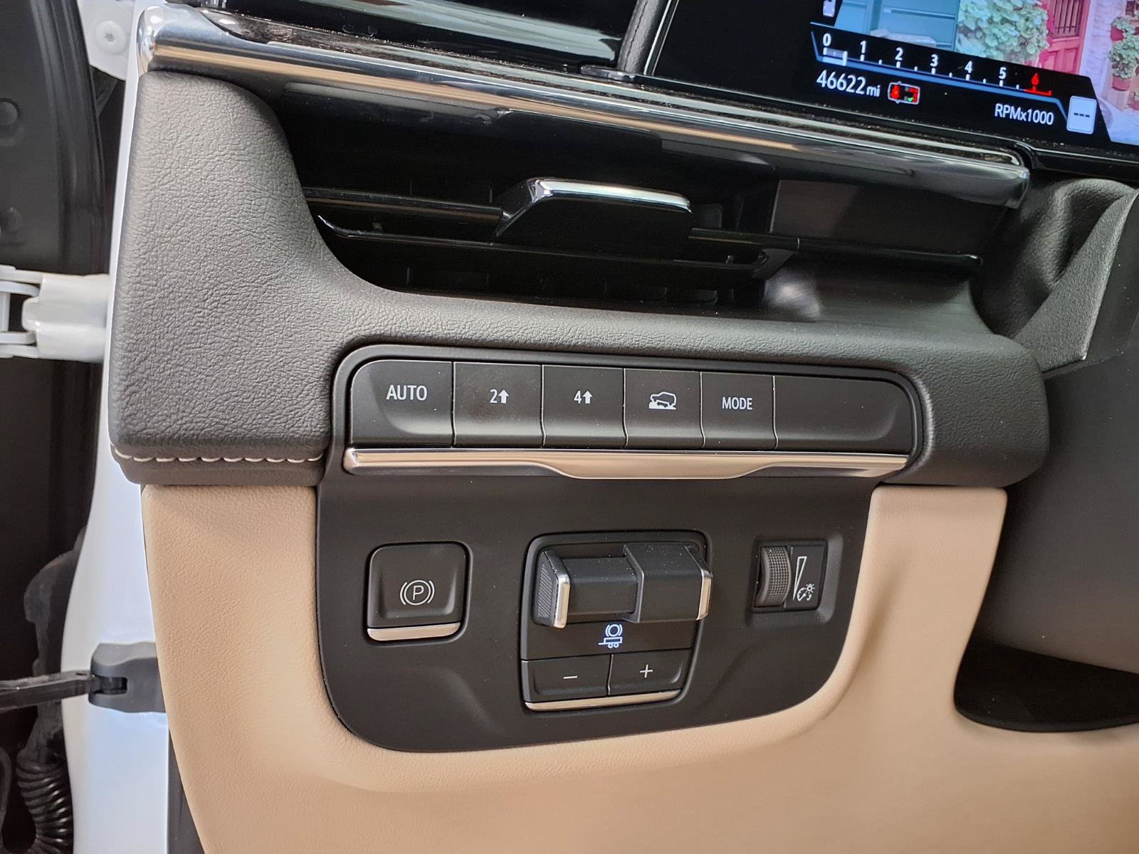 Certified 2023 Cadillac Escalade Premium Luxury w/ Performance Package AWD/4WD image 24