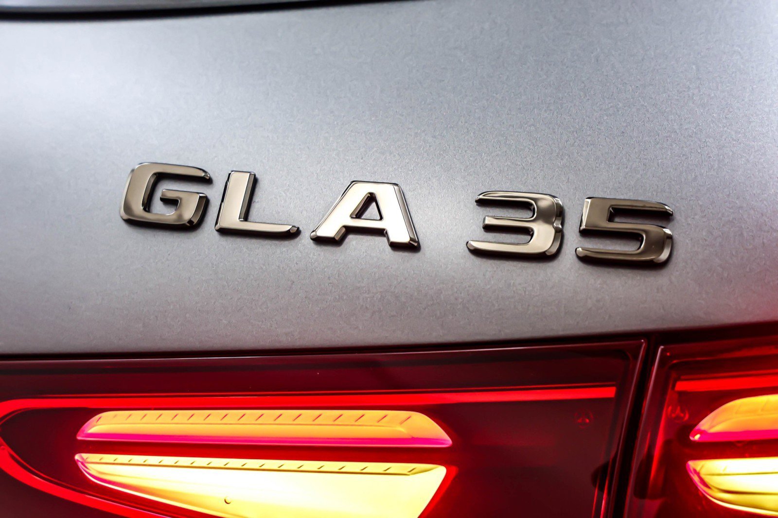 New 2026 Mercedes-Benz GLA 35 AMG 4MATIC image 9