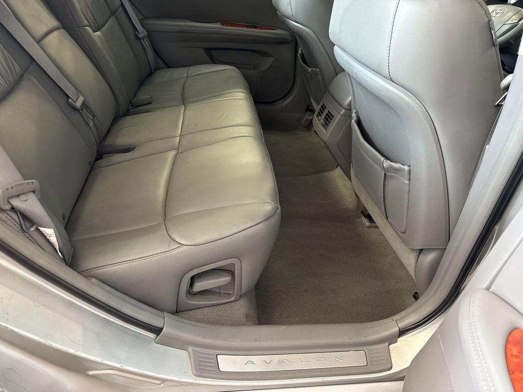Used 2006 Toyota Avalon XLS image 91