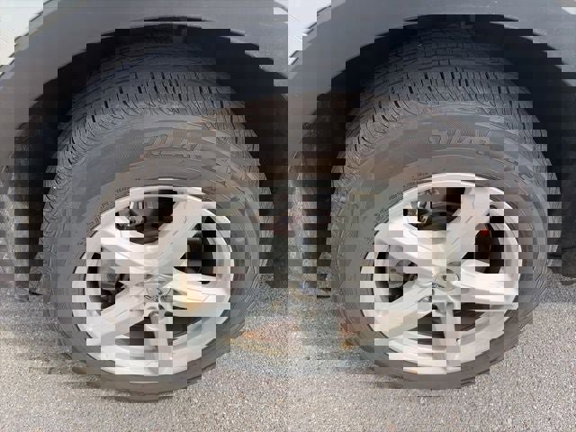 Used 2016 Ford Explorer XLT image 31