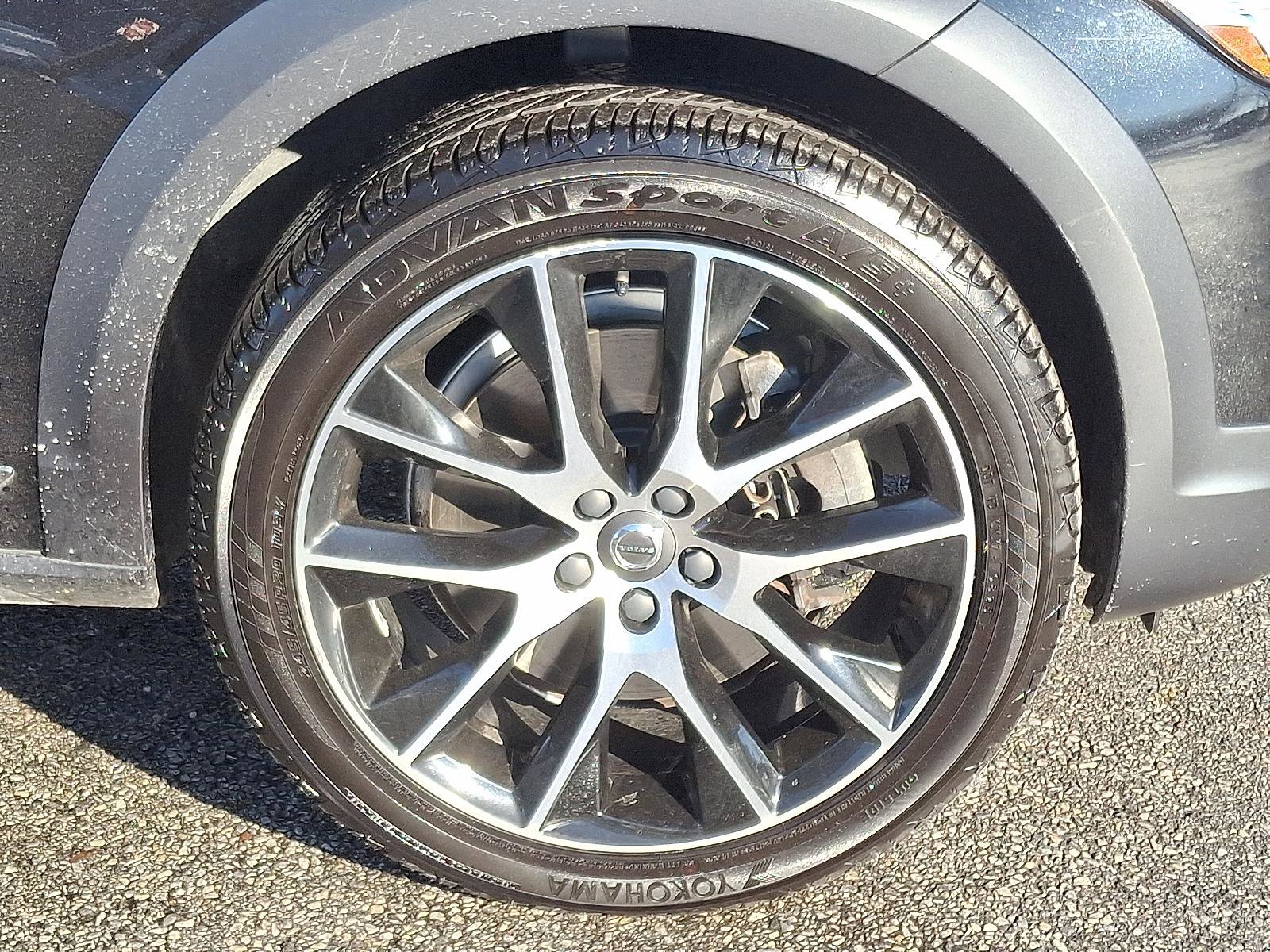 Used 2018 Volvo V90 T6 Cross Country w/ Protection Package Premier image 8