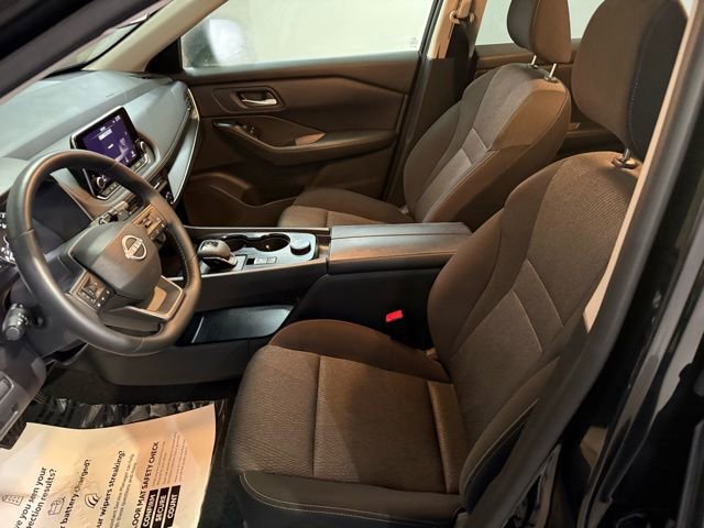 Certified 2025 Nissan Rogue SV image 10