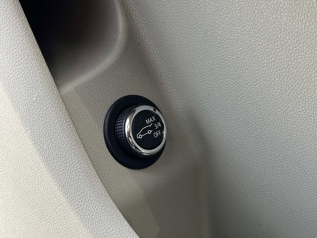 Used 2021 Cadillac XT4 Luxury w/ Cold Weather Package image 29