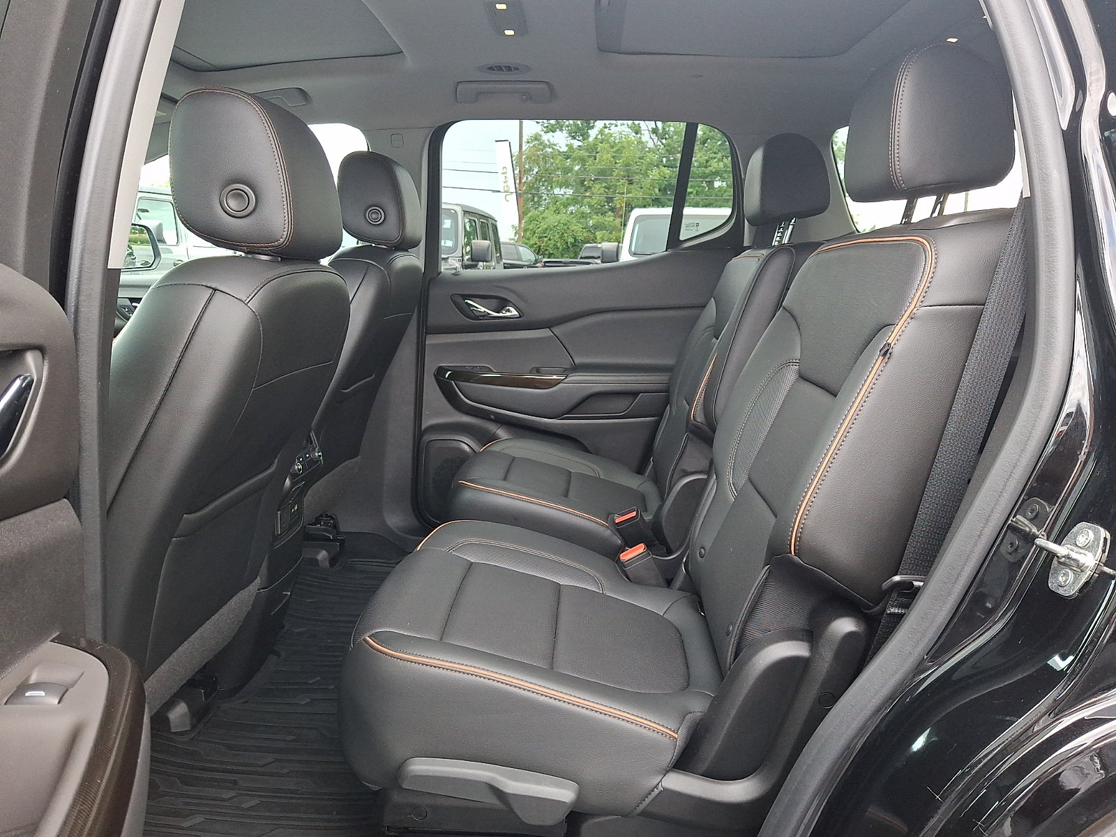 Used 2021 GMC Acadia AT4 w/ Trailering Package AWD/4WD image 10