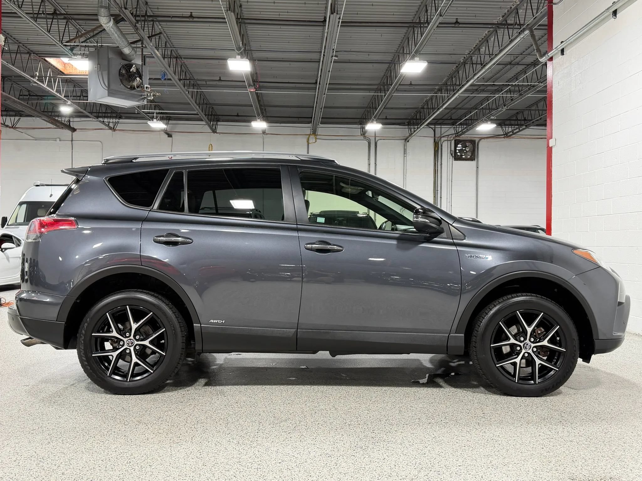 Used 2018 Toyota RAV4 SE w/ Advanced Technology Package AWD/4WD image 5