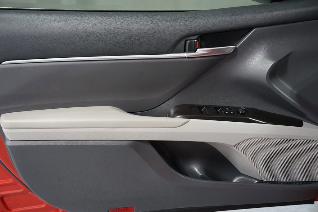 Used 2023 Toyota Camry LE image 27
