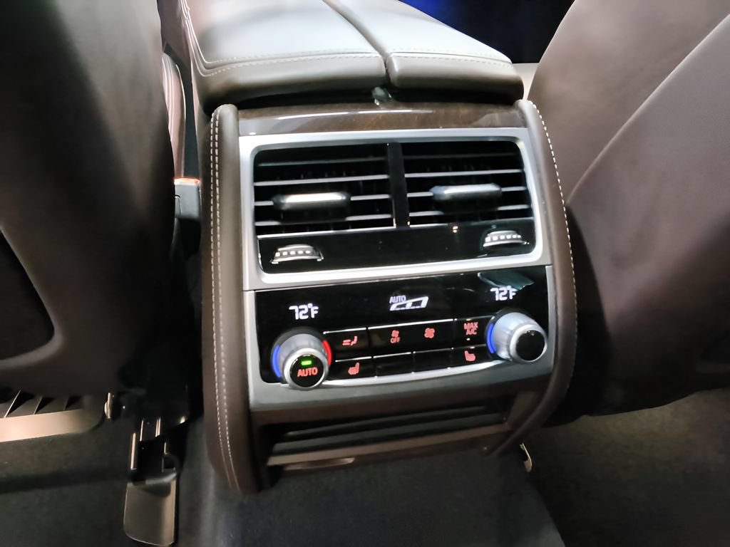 Used 2022 BMW 740i xDrive w/ M Sport Package AWD/4WD image 33