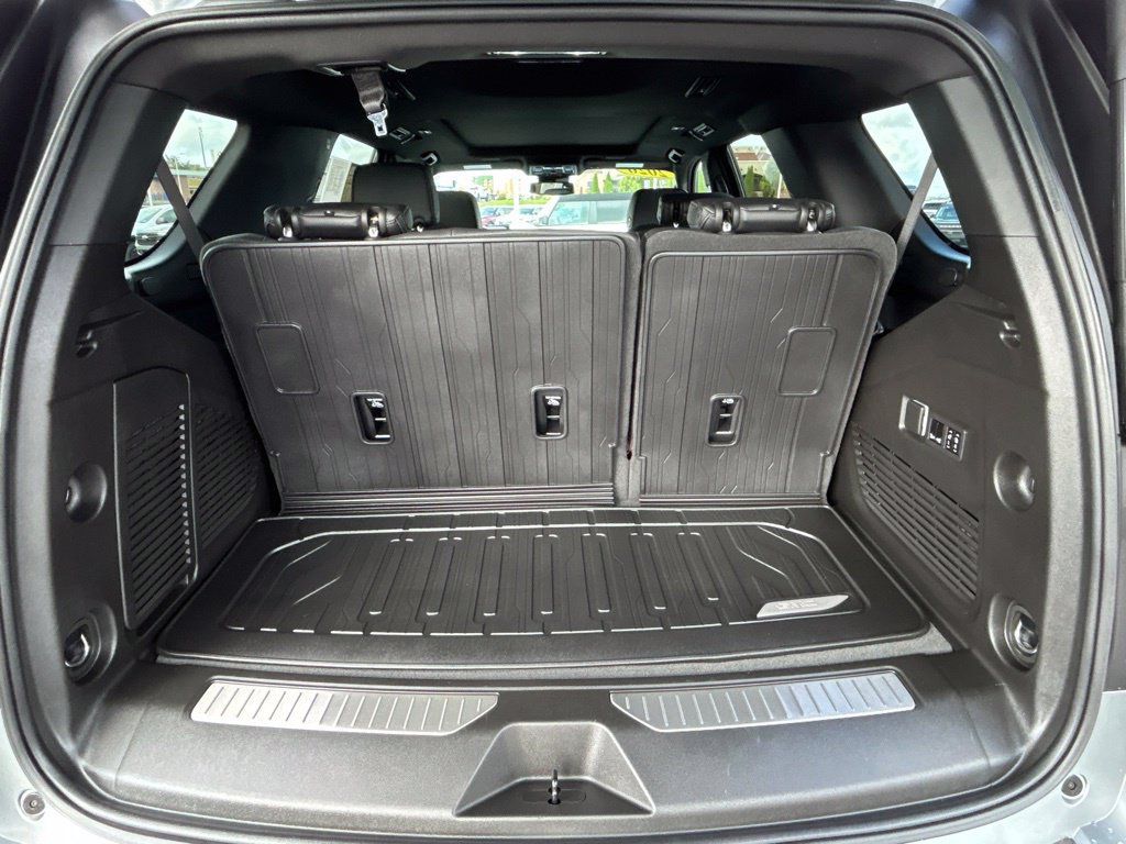 Used 2026 GMC Yukon Denali w/ Sun & Power Step Package AWD/4WD image 59