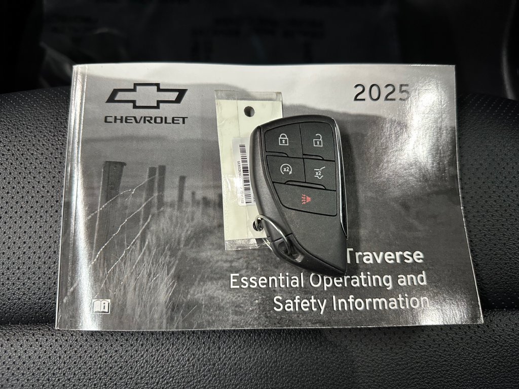 Used 2025 Chevrolet Traverse Z71 w/ Enhanced Driving Package AWD/4WD image 42