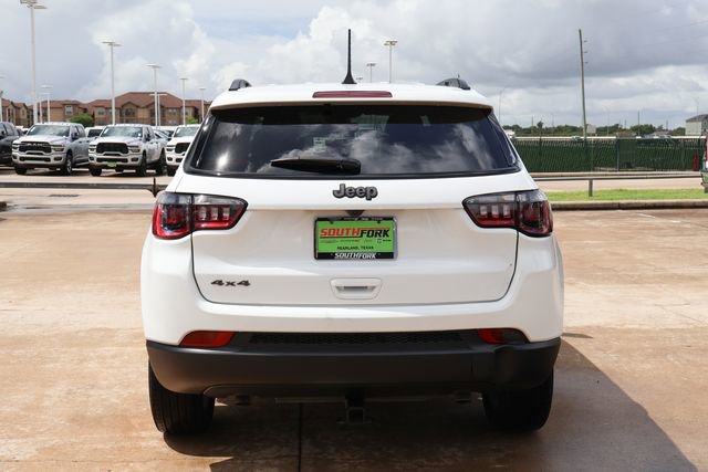 Used 2025 Jeep Compass Latitude w/ Altitude Special Edition AWD/4WD image 5