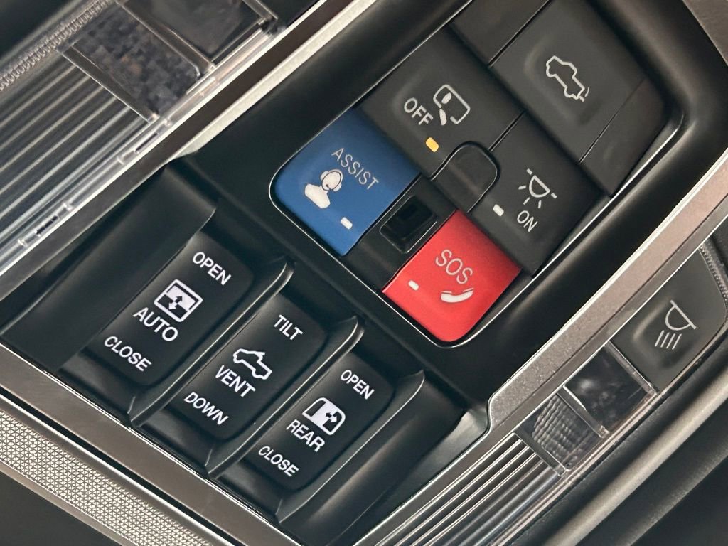 Used 2024 RAM 2500 Limited image 66