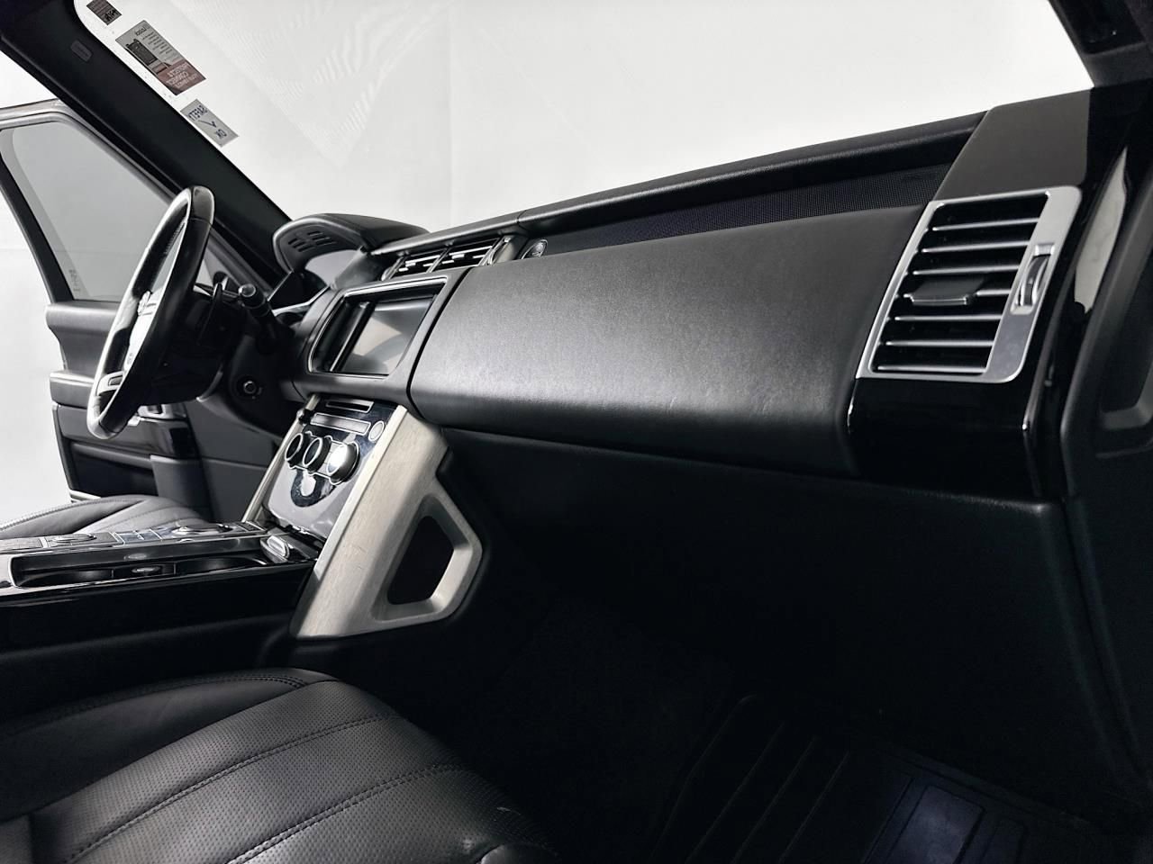 Used 2016 Land Rover Range Rover Supercharged image 35