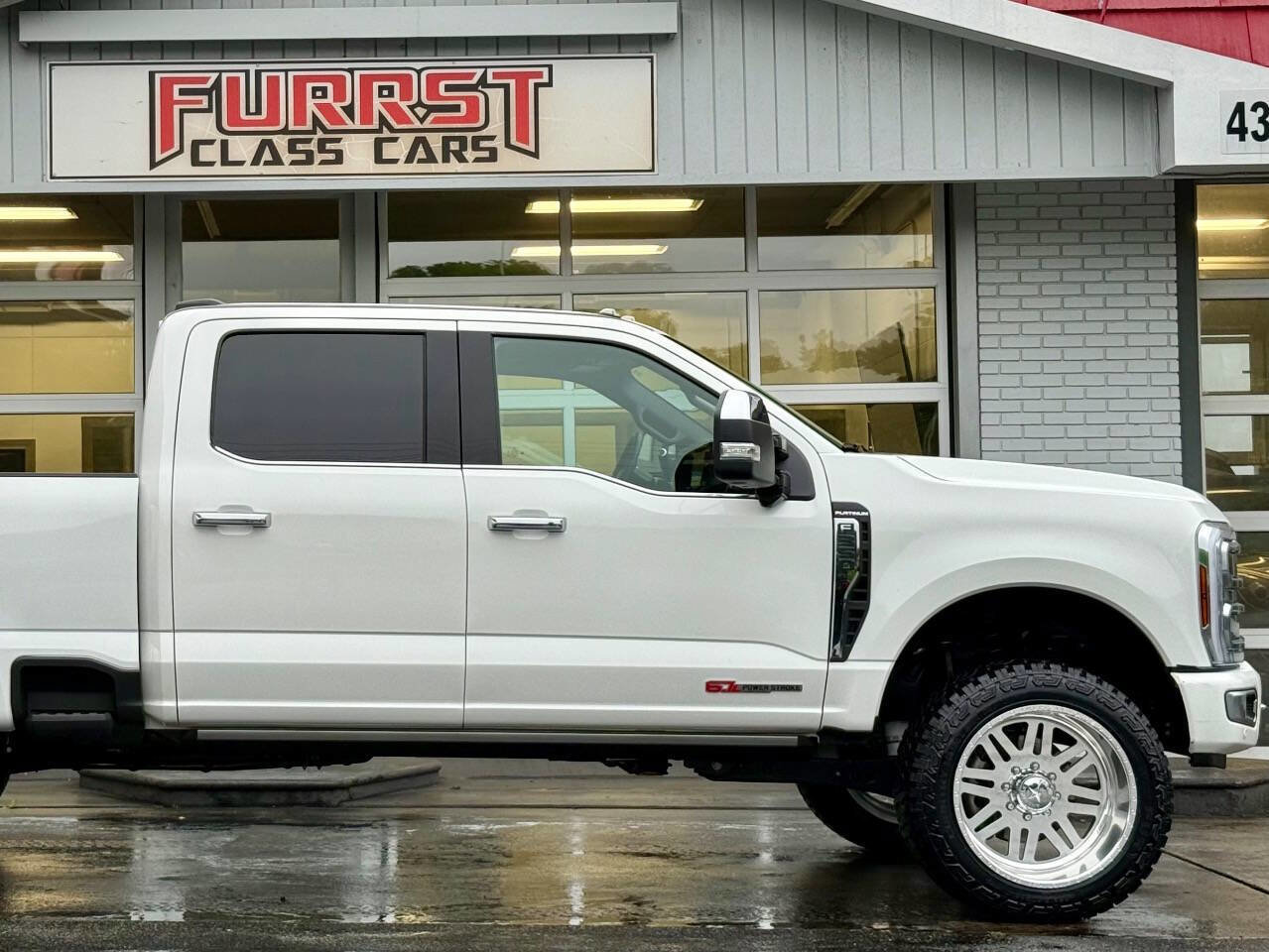 Used 2024 Ford F350 Platinum w/ FX4 Off-Road Package image 8