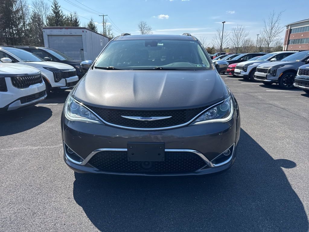 Used 2018 Chrysler Pacifica Limited w/ Tire & Wheel Group image 2