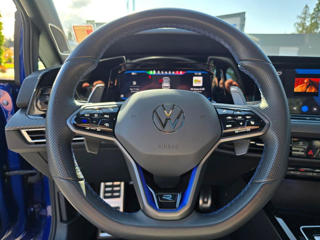 Used 2024 Volkswagen Golf R AWD/4WD image 18