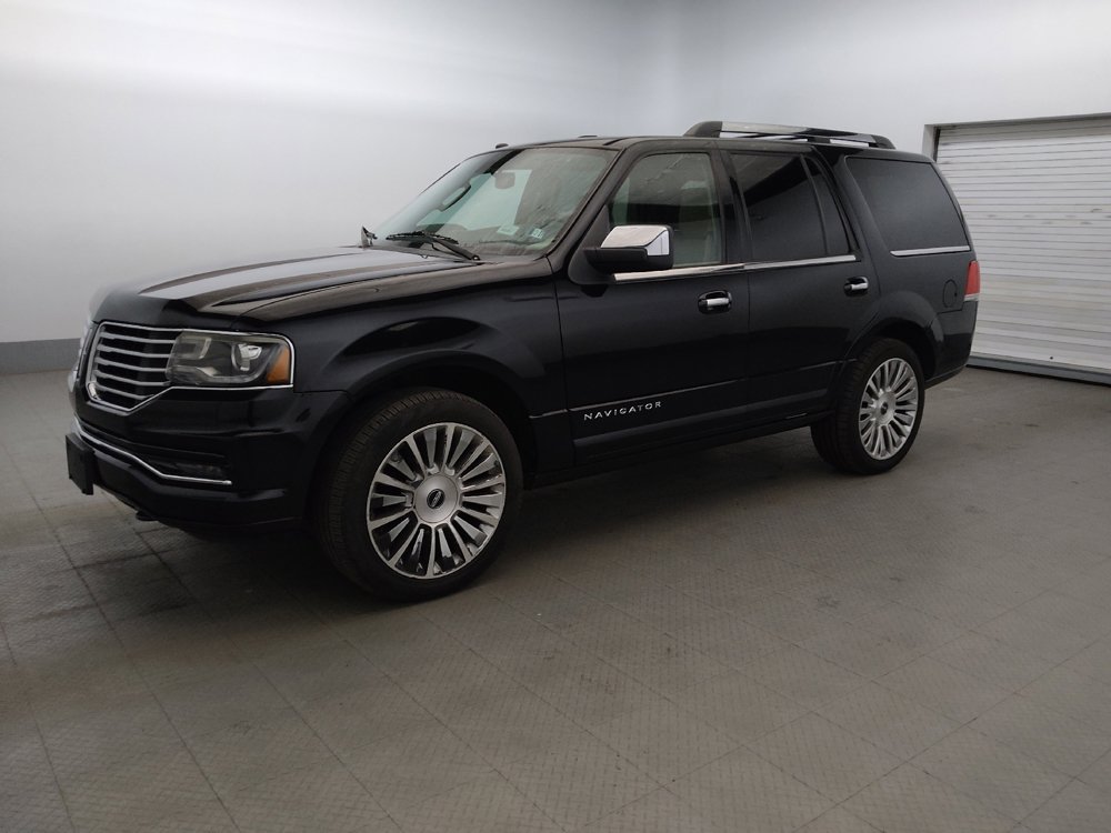 Used 2016 Lincoln Navigator Reserve AWD/4WD image 2