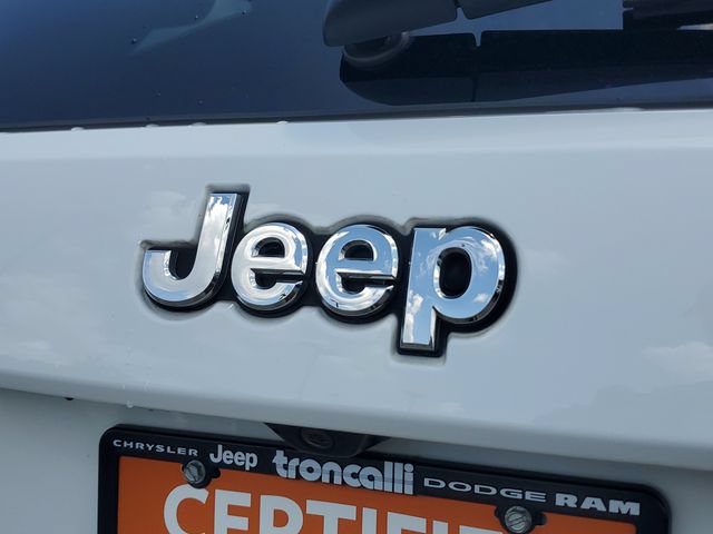 Certified 2021 Jeep Grand Cherokee Laredo X AWD/4WD image 9