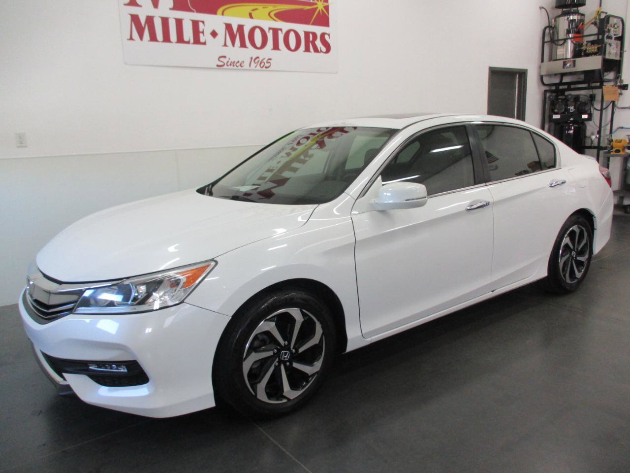 Used 2017 Honda Accord EX-L image 3