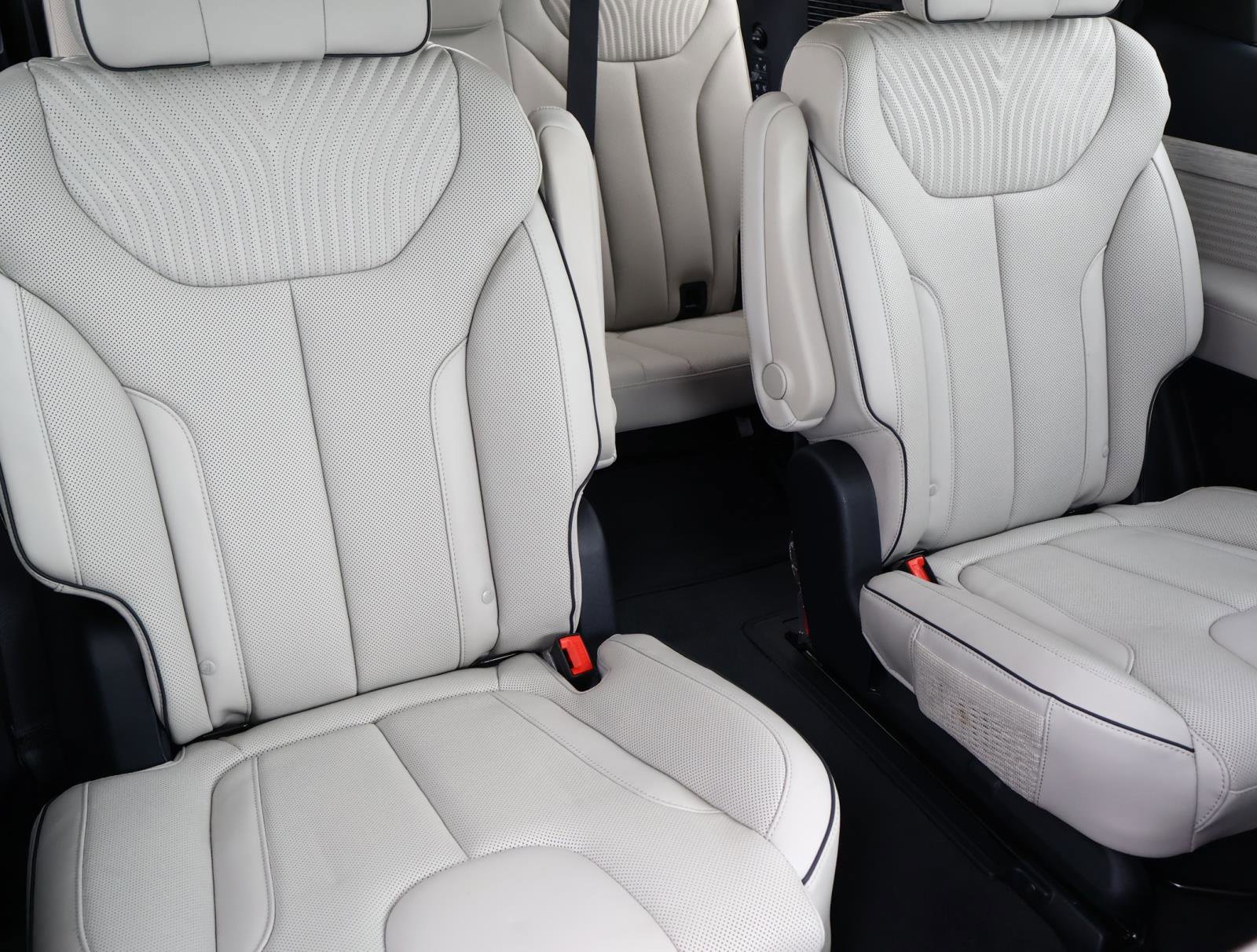 Used 2025 Hyundai Palisade Calligraphy FWD image 20