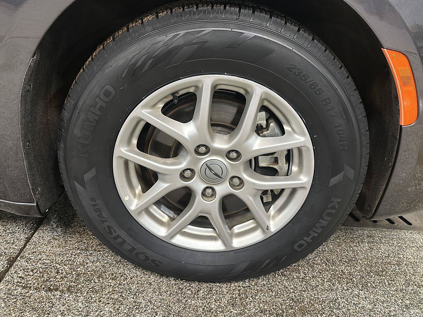 Used 2023 Chrysler Pacifica Touring-L FWD image 11