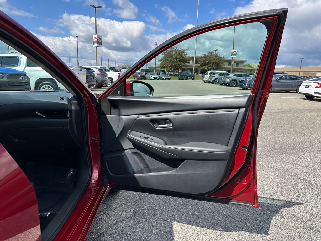 Used 2024 Nissan Sentra SV FWD image 19