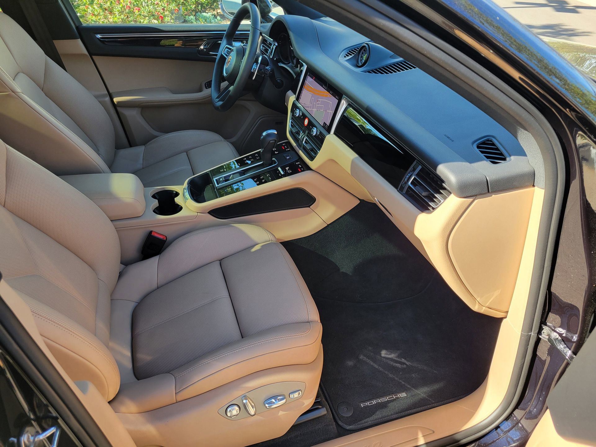 Used 2026 Porsche Macan image 28