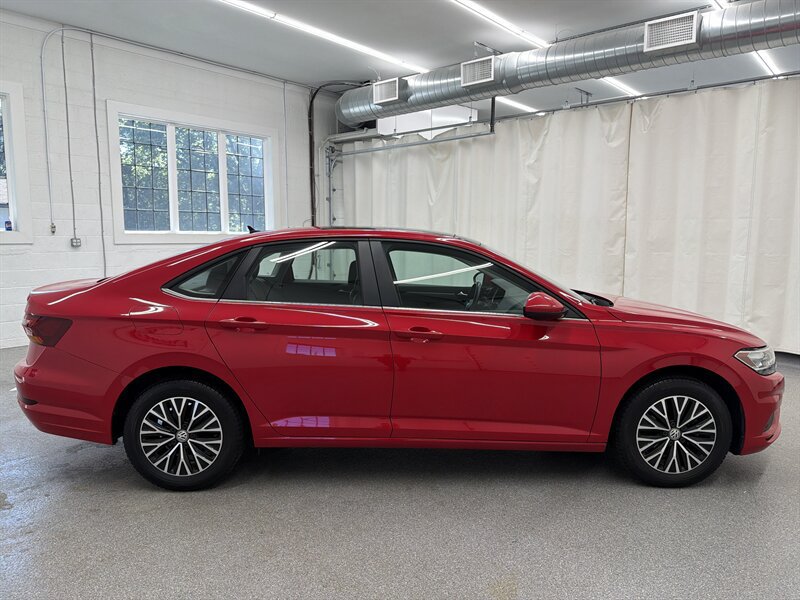Used 2019 Volkswagen Jetta SE FWD image 4