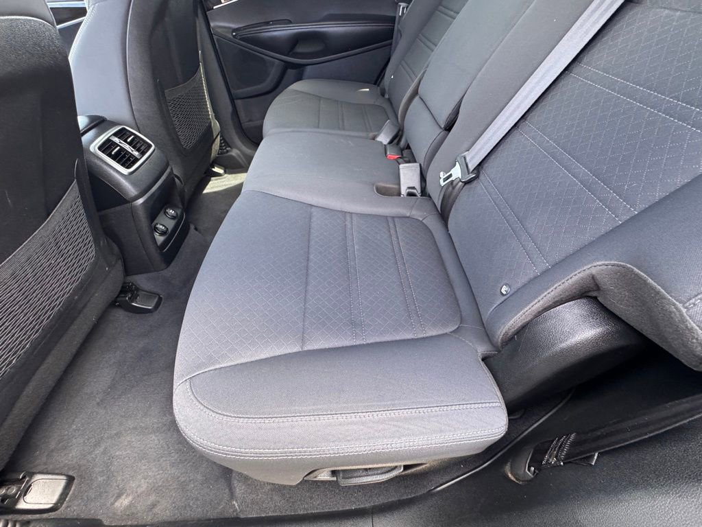 Used 2020 Kia Sorento LX FWD image 29
