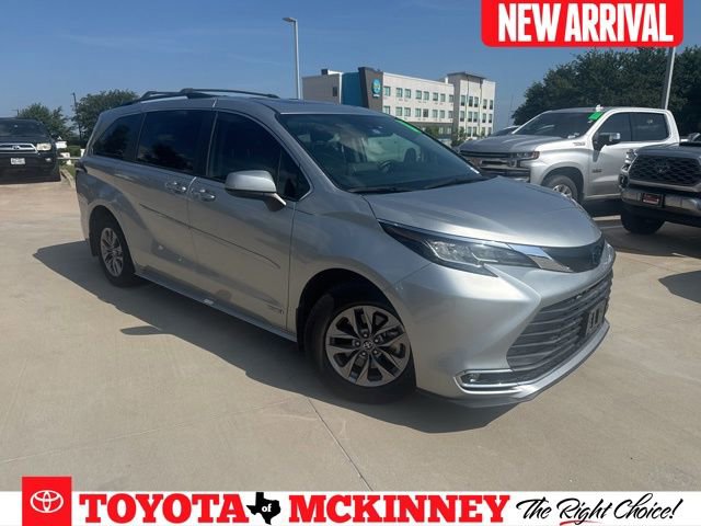 Used 2021 Toyota Sienna XLE