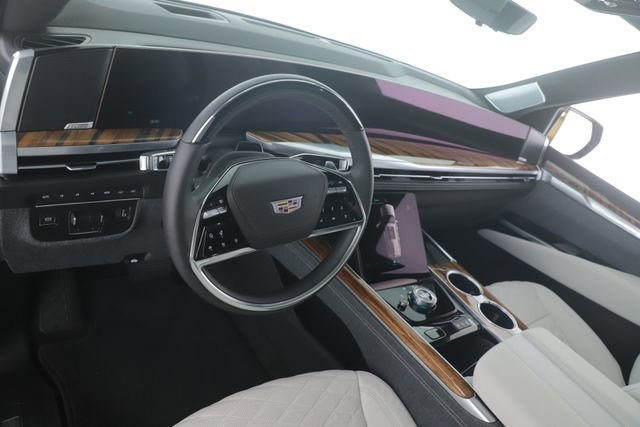 Used 2025 Cadillac Escalade ESV Sport Platinum image 18