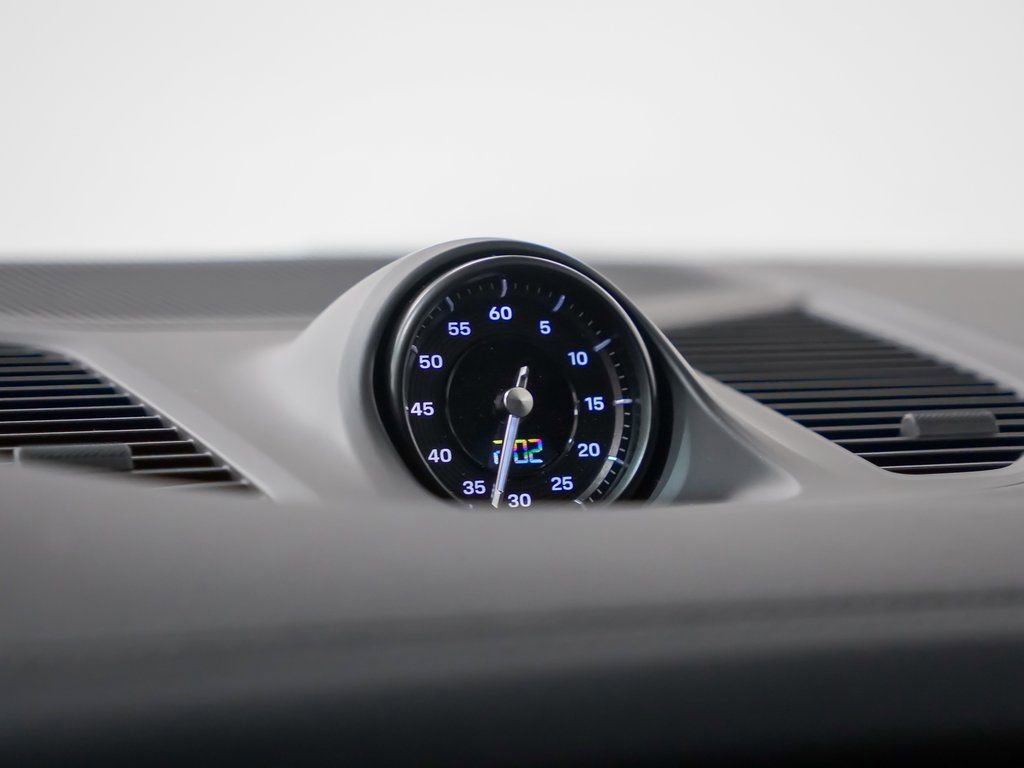 Used 2025 Porsche Cayenne E-Hybrid w/ Premium Package image 29